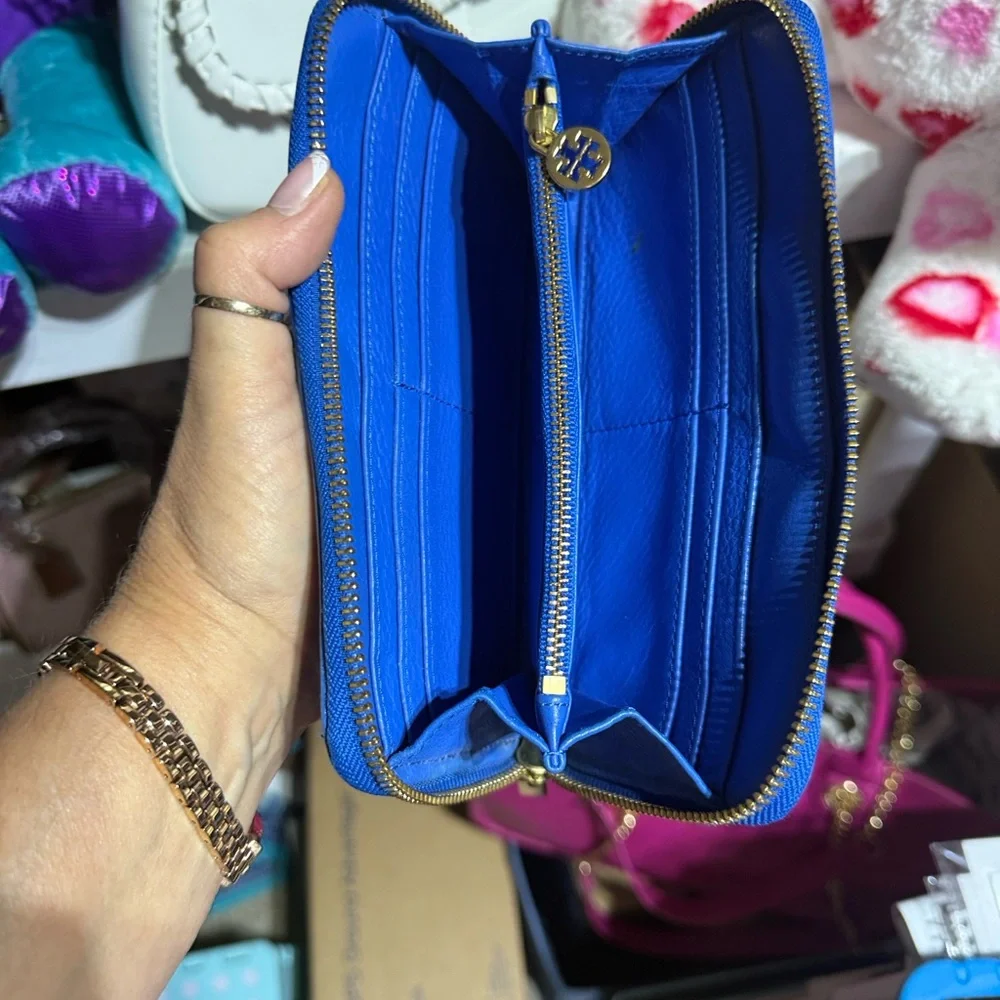 Tory Burch Blue Wallet with Gold Logo - Picture 2 of 4